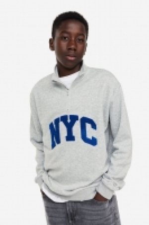 Zip-top sweatshirt 8.00 €
