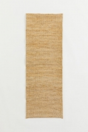 Rectangular jute rug