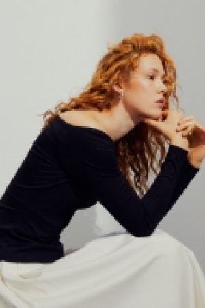 Off-the-shoulder top 13.00 €