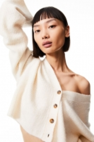 Short cardigan 8.00 €