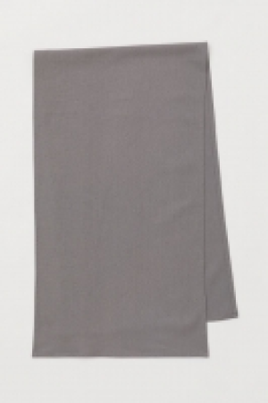 Linen-blend table runner 8.00 €