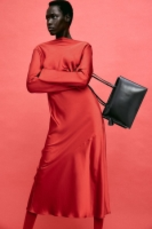Tie-detail satin dress 29.00 €