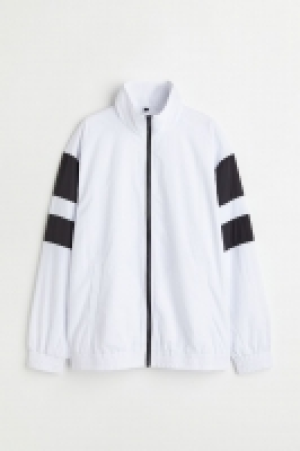 Sporty nylon jacket