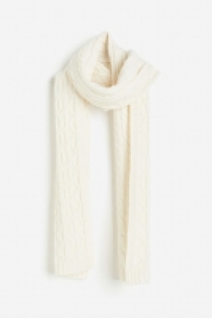 HM  Cable-knit scarf