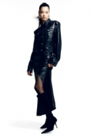 HM  Coated pencil skirt