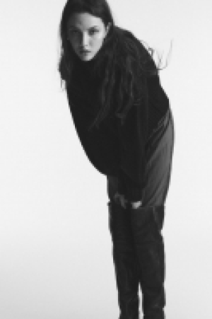 Balloon-sleeved jumper 7.00 €