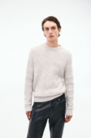 Regular Fit Cable-knit jumper 16.00 €