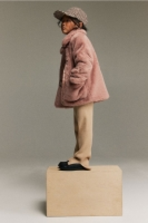 Collared fluffy jacket 12.00 €