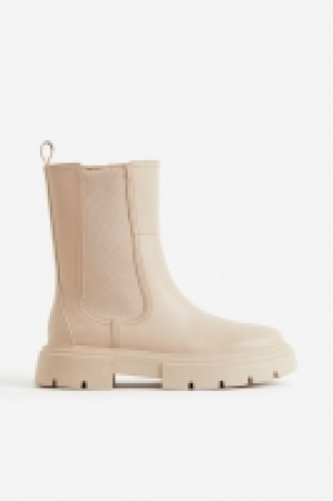 Chunky Chelsea boots 18.00 €