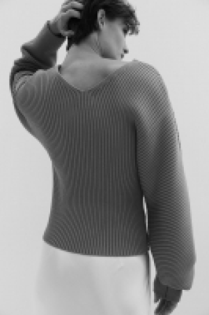 Rib-knit jumper 20.00 €