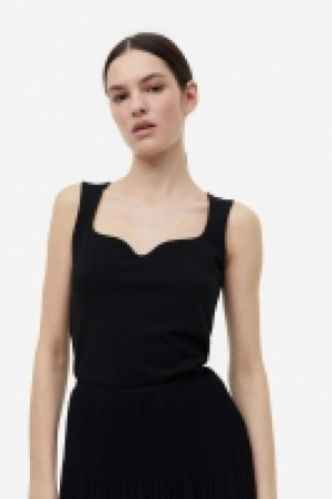 Sweetheart-neck top