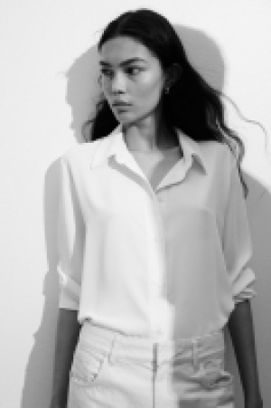 HM  Pointed-collar shirt