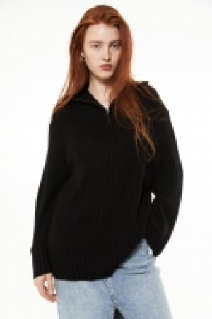 Oversized zip-top jumper