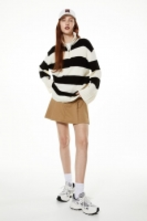 Oversized zip-top jumper 18.00 €