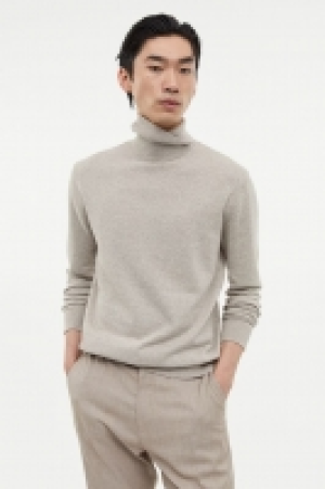 Slim Fit Fine-knit polo-neck jumper 12.00 €
