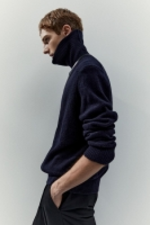 Regular Fit Polo-neck jumper 21.00 €