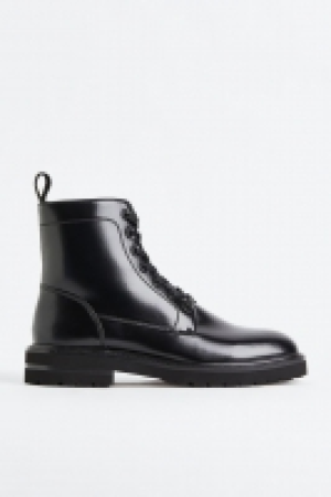 HM  Boots