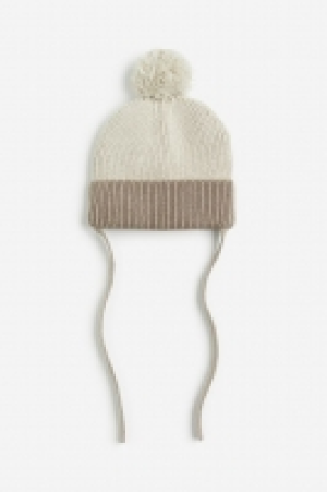 Pompom beanie
