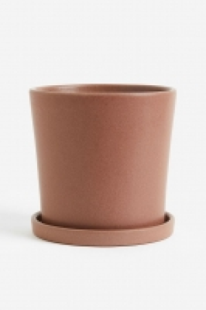 Plant pot and saucer