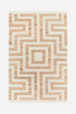 Large graphic-patterned rug