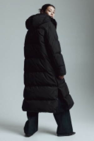Water-repellent puffer down coat