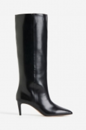 Knee-high heeled boots