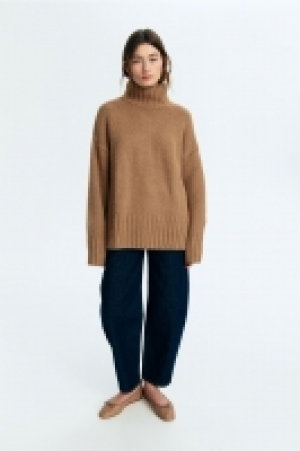 Oversized turtleneck jumper