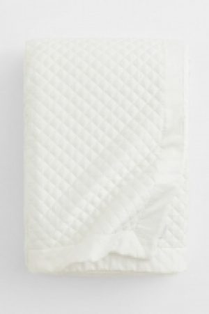 HM  Quilted bedspread
