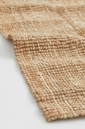 HM  Sturdy jute rug