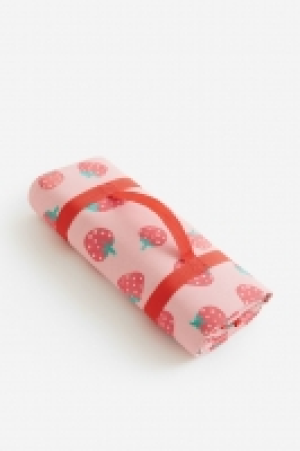 Patterned picnic blanket 12.00 €