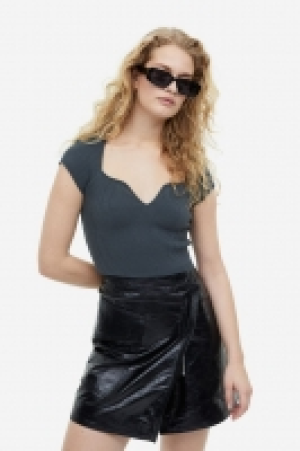 Rib-knit top 6.00 €