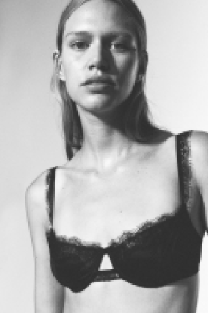 Non-padded lace balconette bra 14.00 €