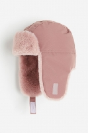 Water-repellent hat