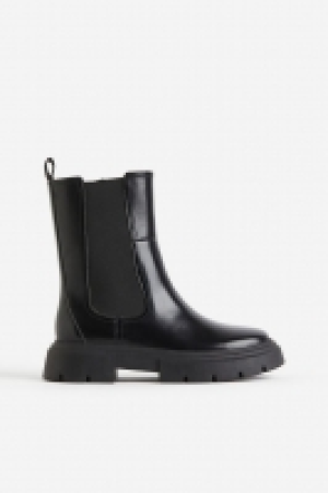 Chunky Chelsea boots