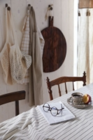 HM  Striped linen-blend tablecloth