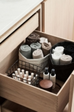 Paper storage basket