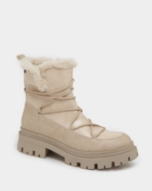 Chunky Lace Front Cosy Boots