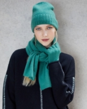 Carolyn Donnelly The Edit Green Cashmere Hat