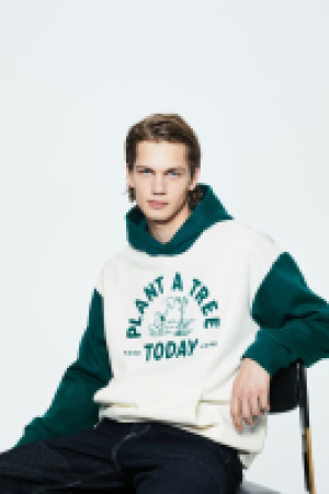 HM  Relaxed Fit Printed hoodie