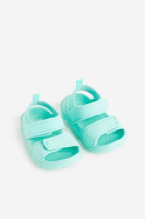 HM  Sandals