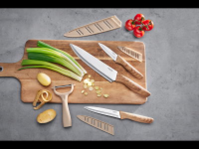 Knife Set with Peeler