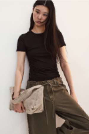 HM  Fitted T-shirt