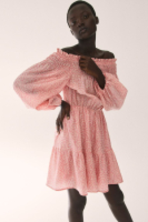 HM  Off-the-shoulder dress